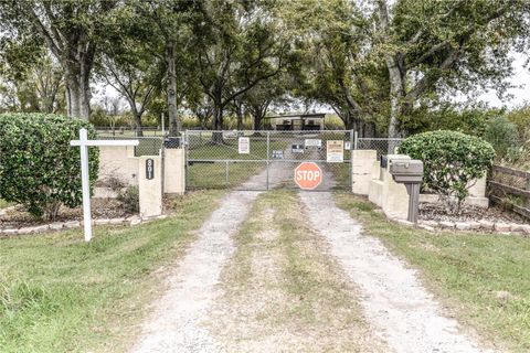 A home in LAKE ALFRED