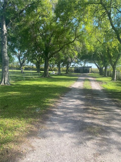 A home in LAKE ALFRED