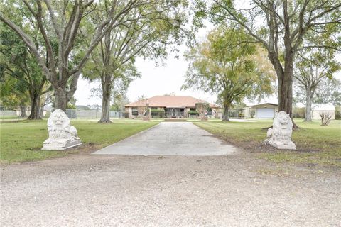 A home in LAKE ALFRED