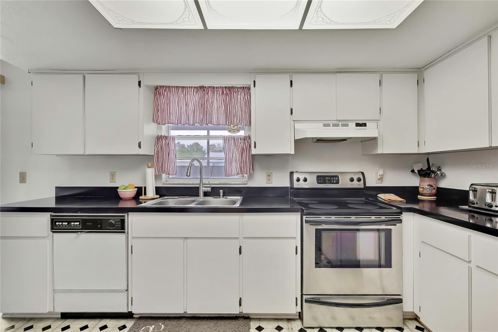 SPRING HILL UNITS 20 & 28-5200 - Residential