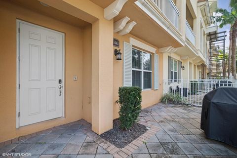 A home in LAKE MARY