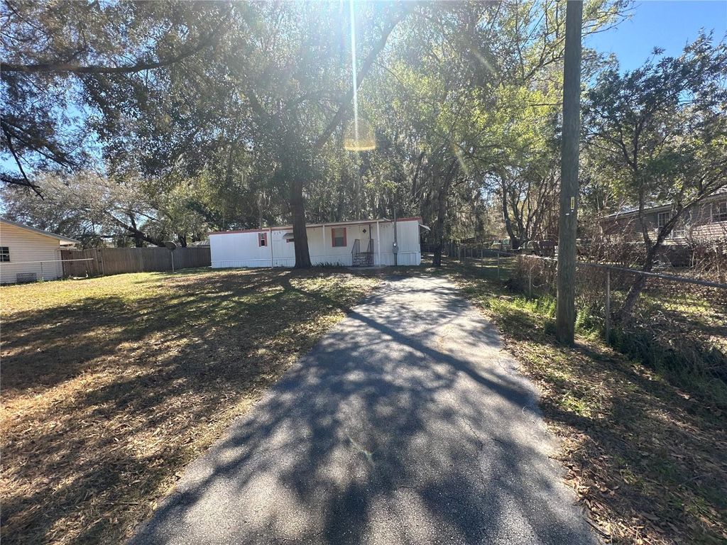 Photo of 9150 SE 142nd Place, Summerfield, FL 34491 (MLS # TB8478902)