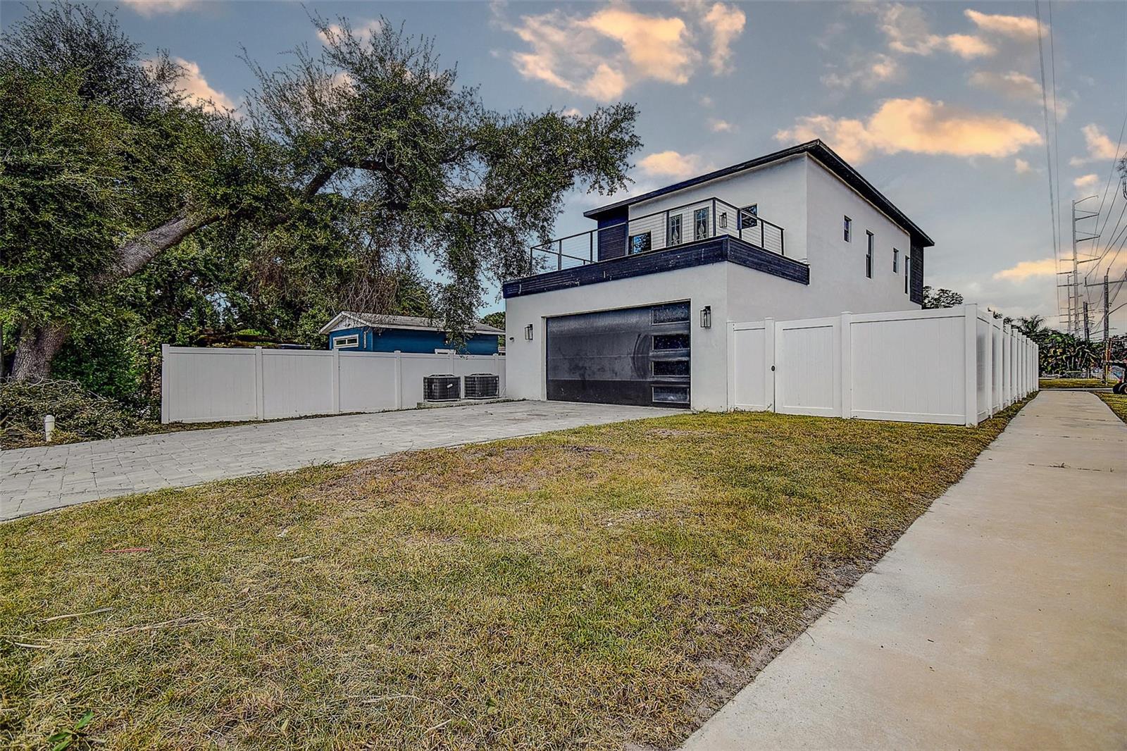 CRESTMONT - Residential