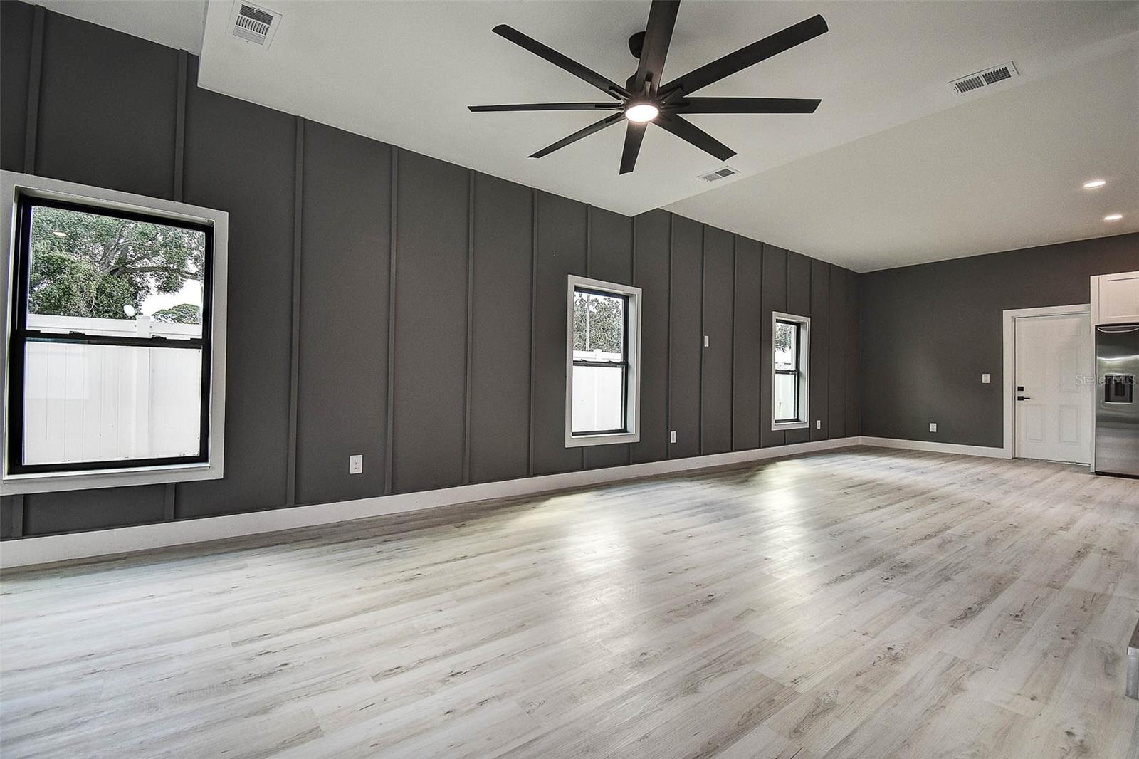 CRESTMONT - Residential