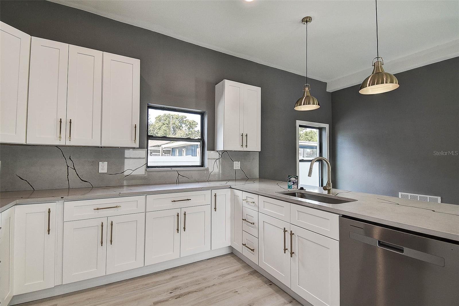 CRESTMONT - Residential