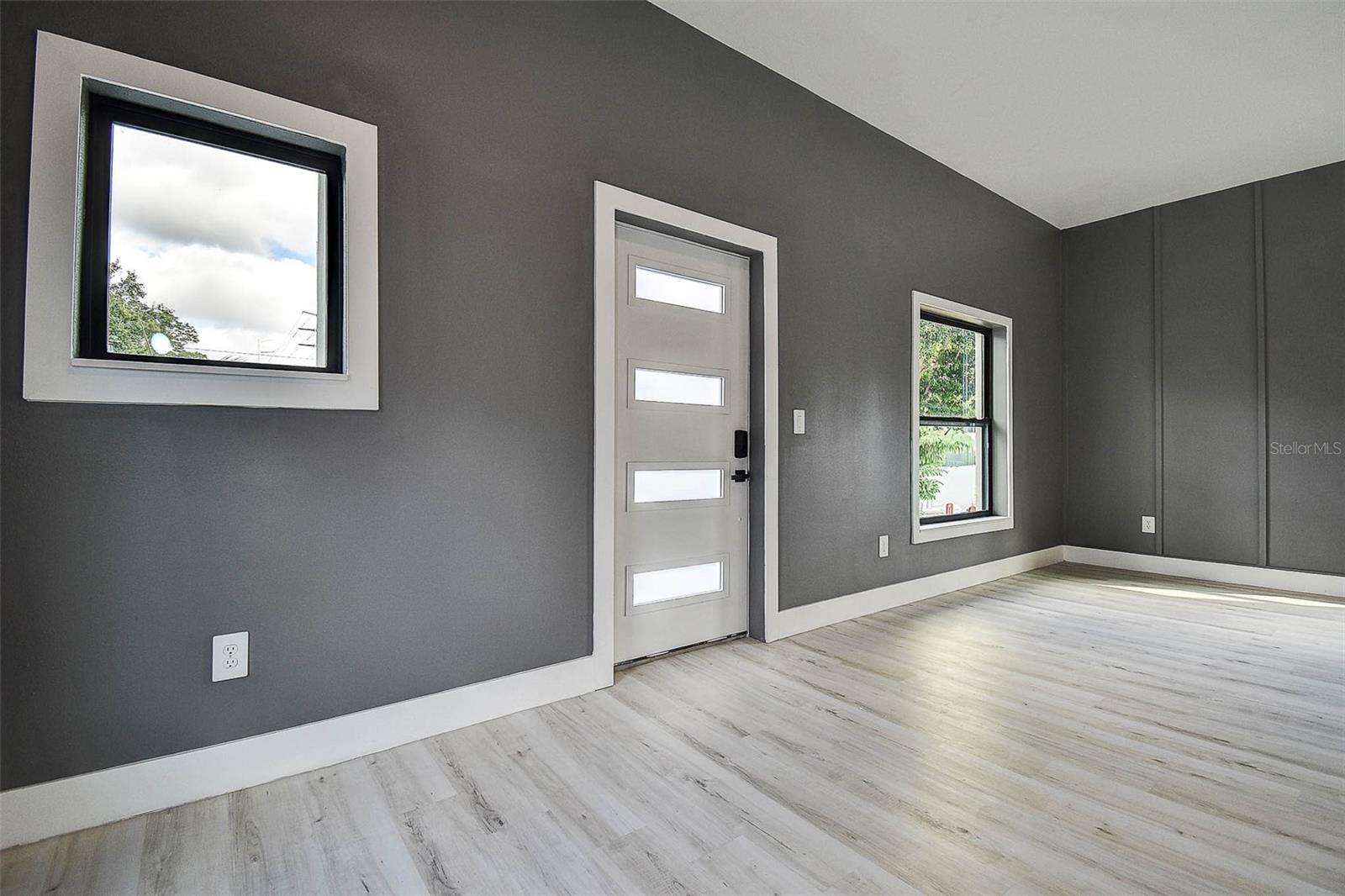 CRESTMONT - Residential