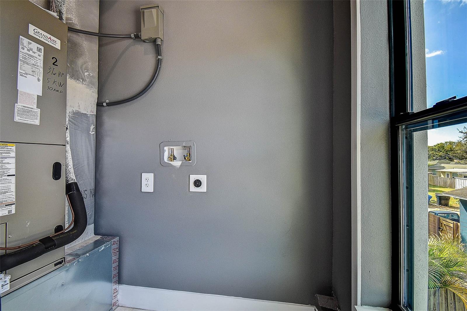 CRESTMONT - Residential