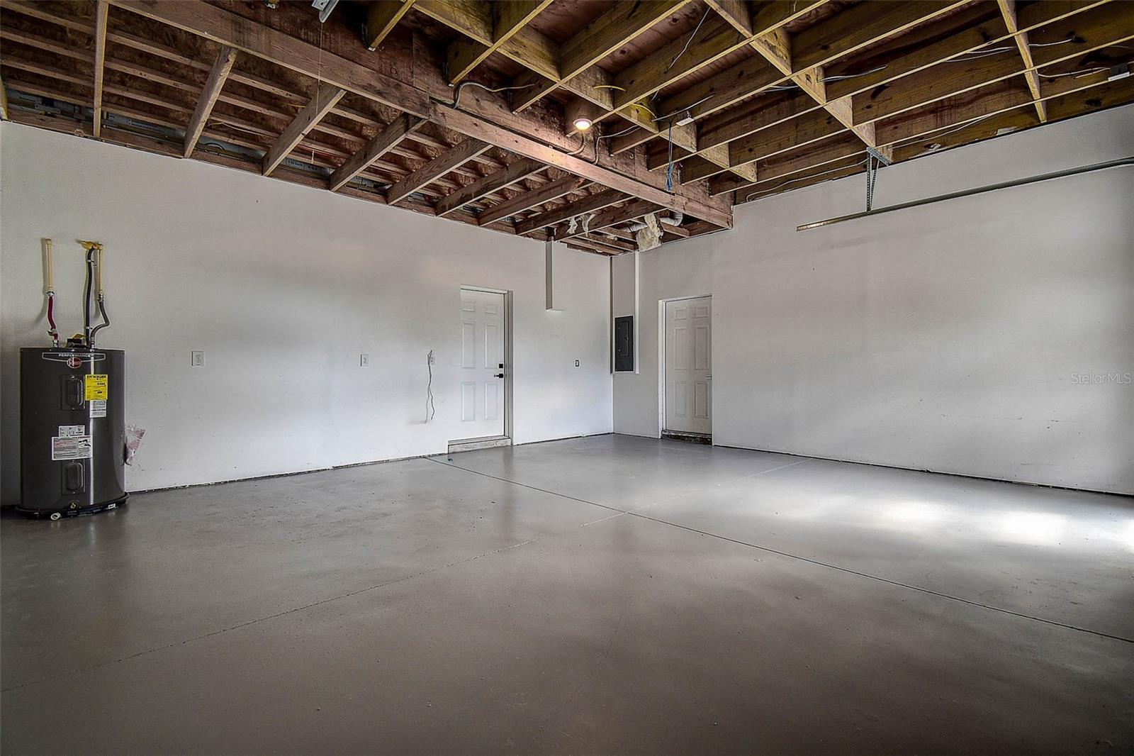 CRESTMONT - Residential