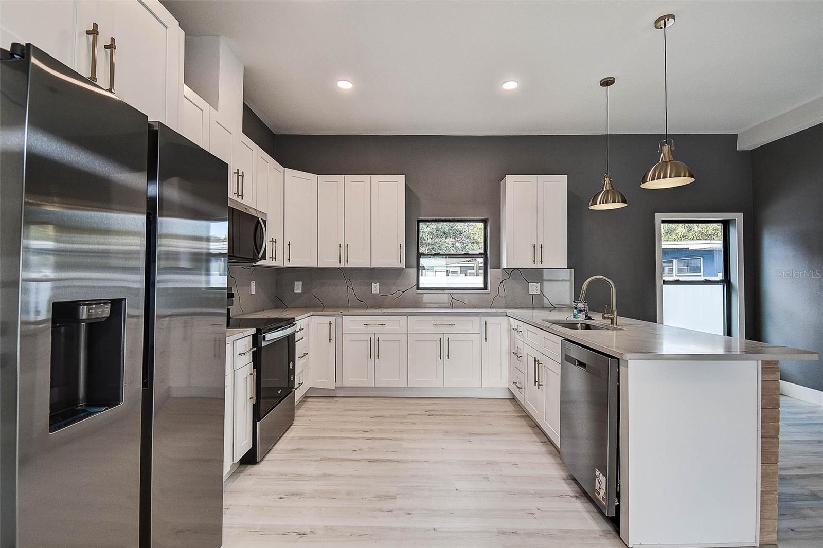 CRESTMONT - Residential