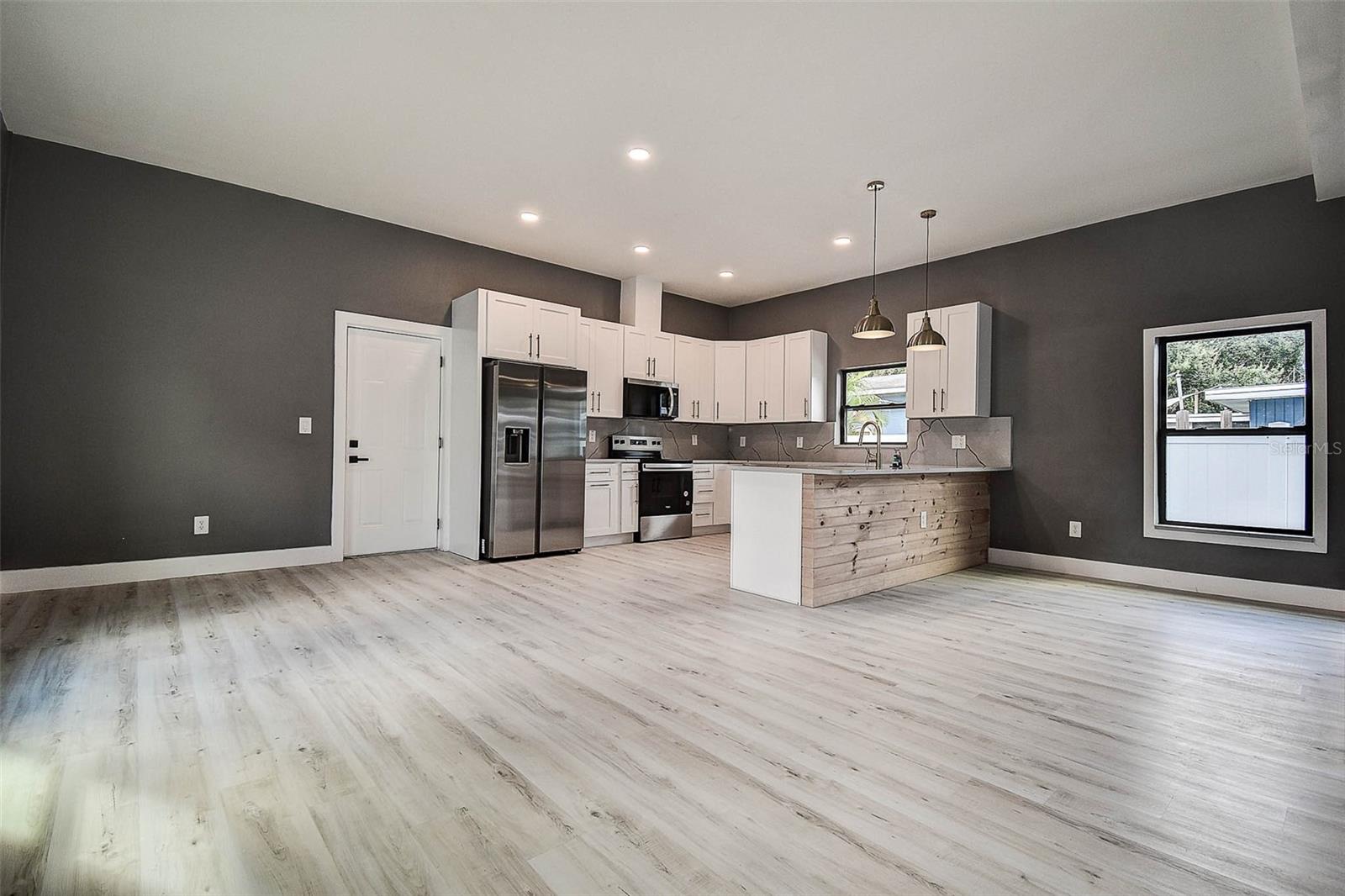 CRESTMONT - Residential