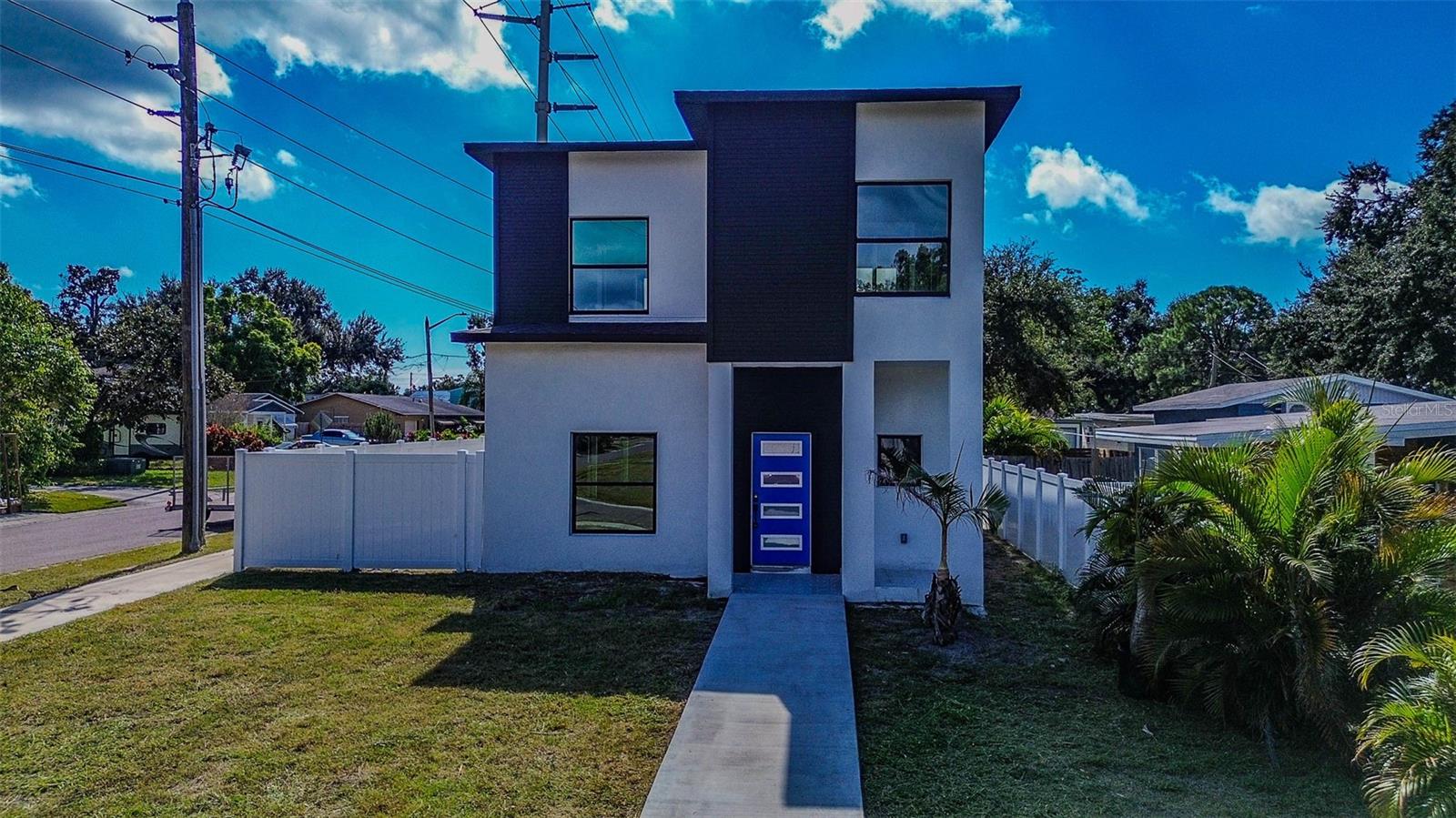 CRESTMONT - Residential