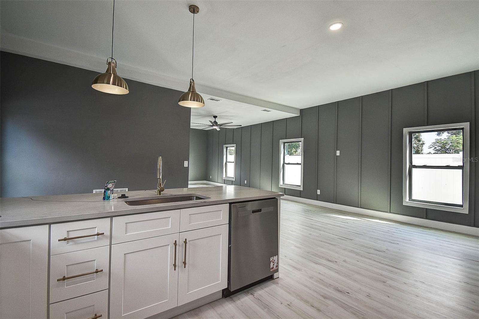 CRESTMONT - Residential