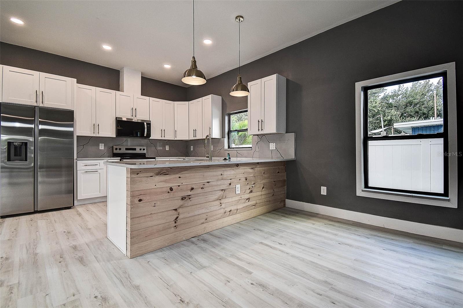 CRESTMONT - Residential