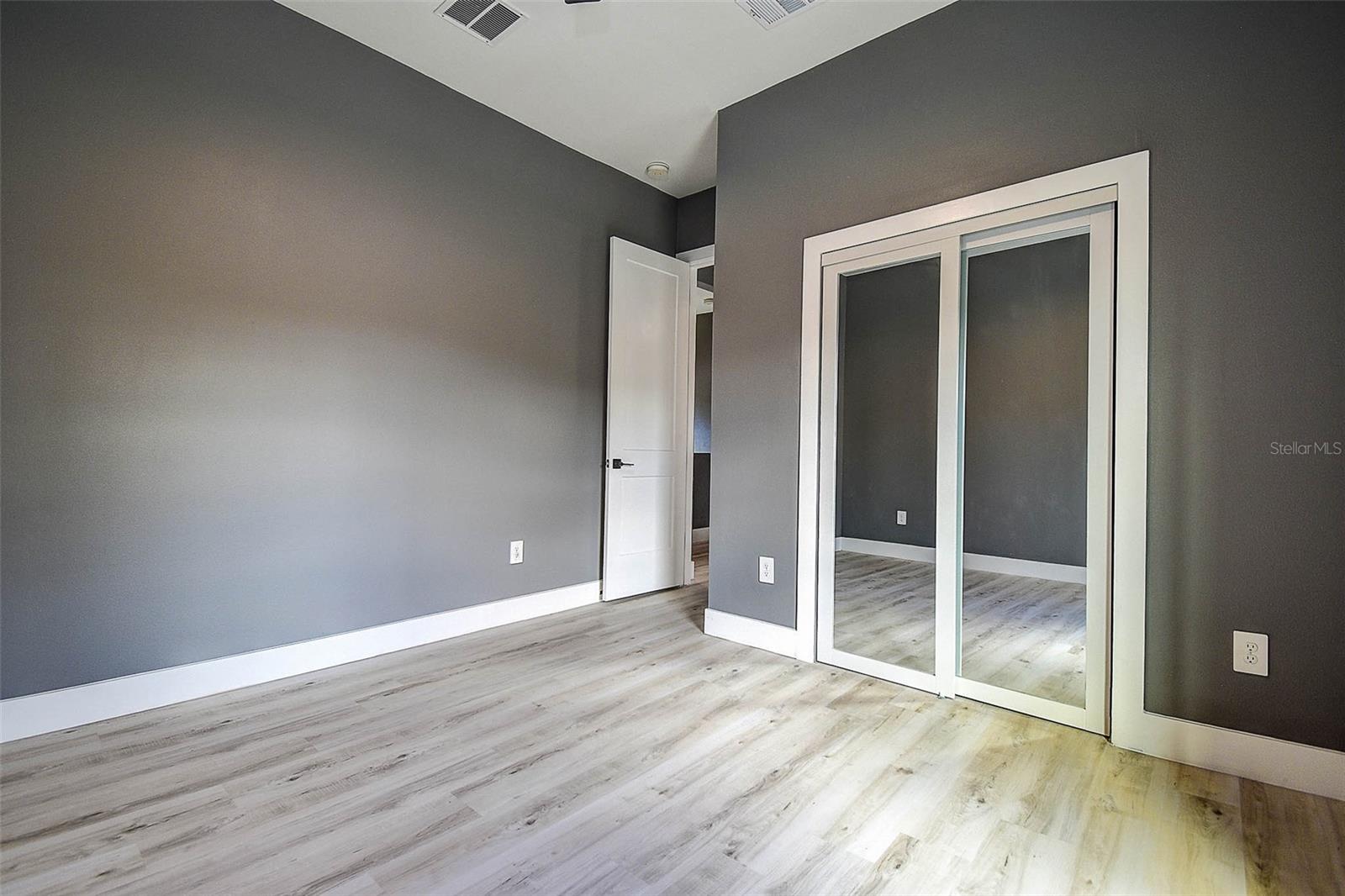 CRESTMONT - Residential