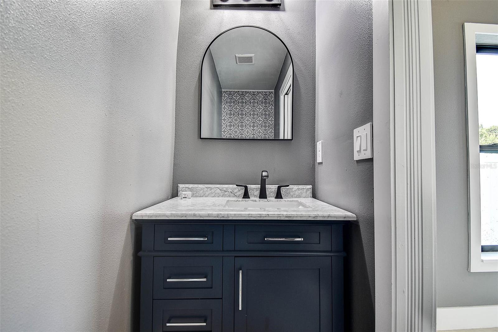 CRESTMONT - Residential