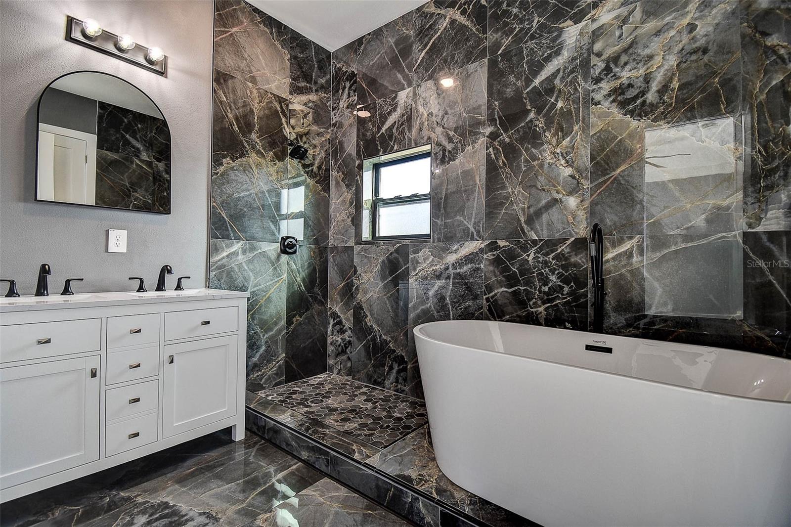 CRESTMONT - Residential