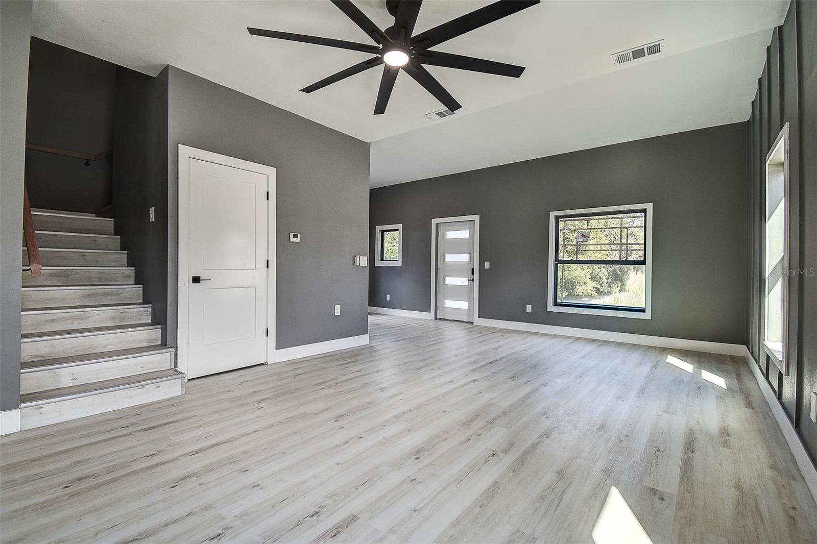 CRESTMONT - Residential