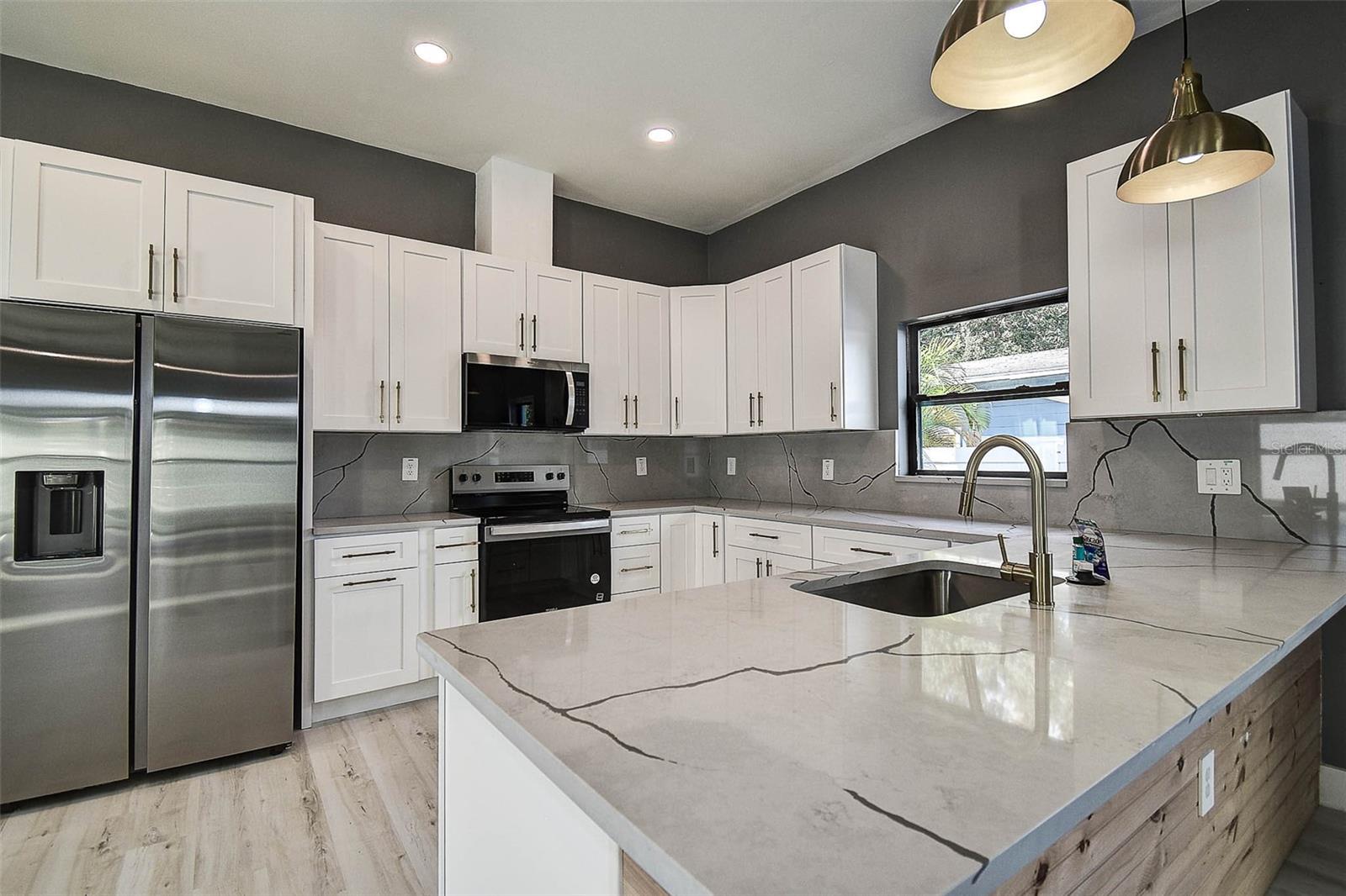 CRESTMONT - Residential