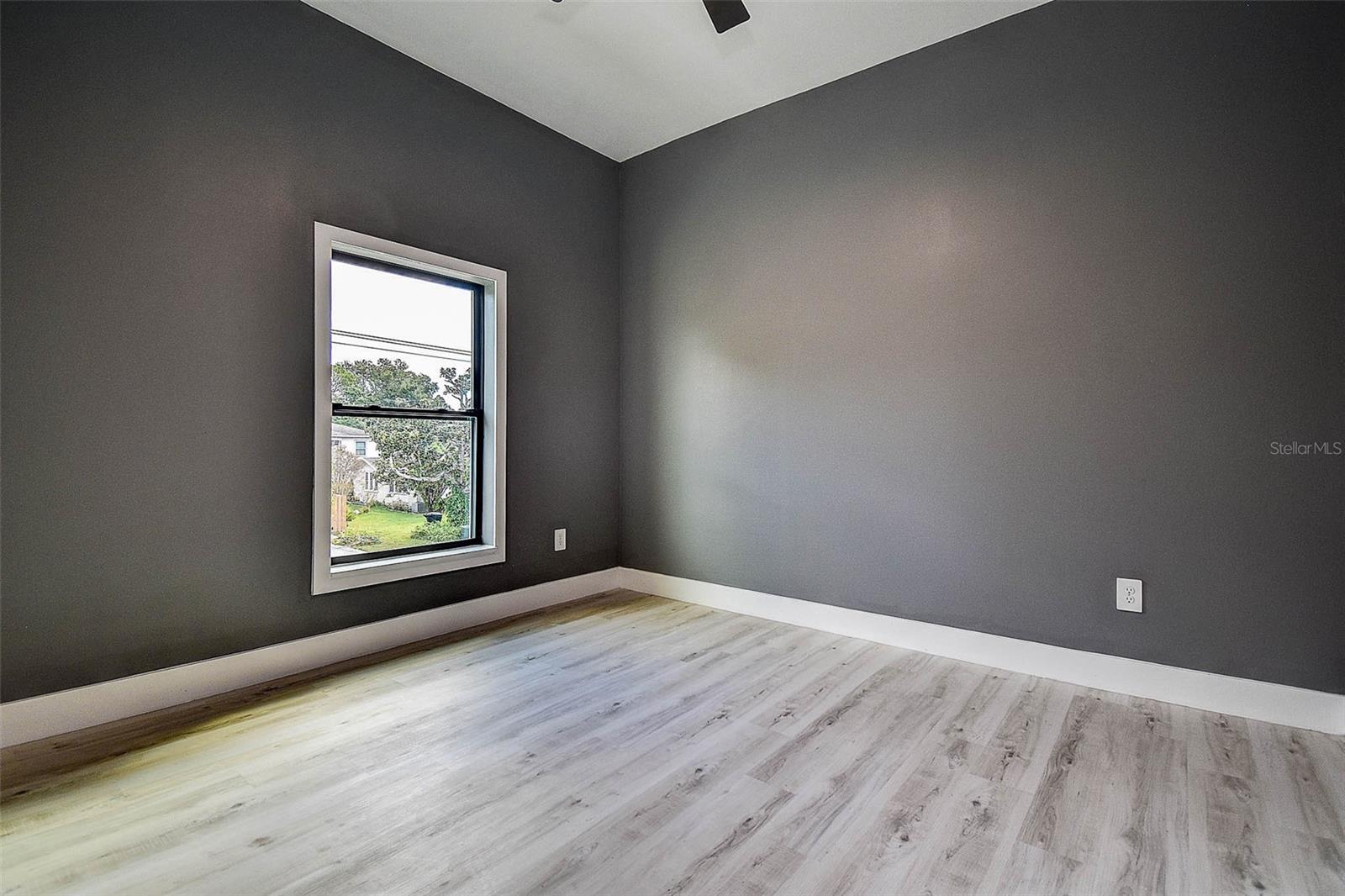 CRESTMONT - Residential