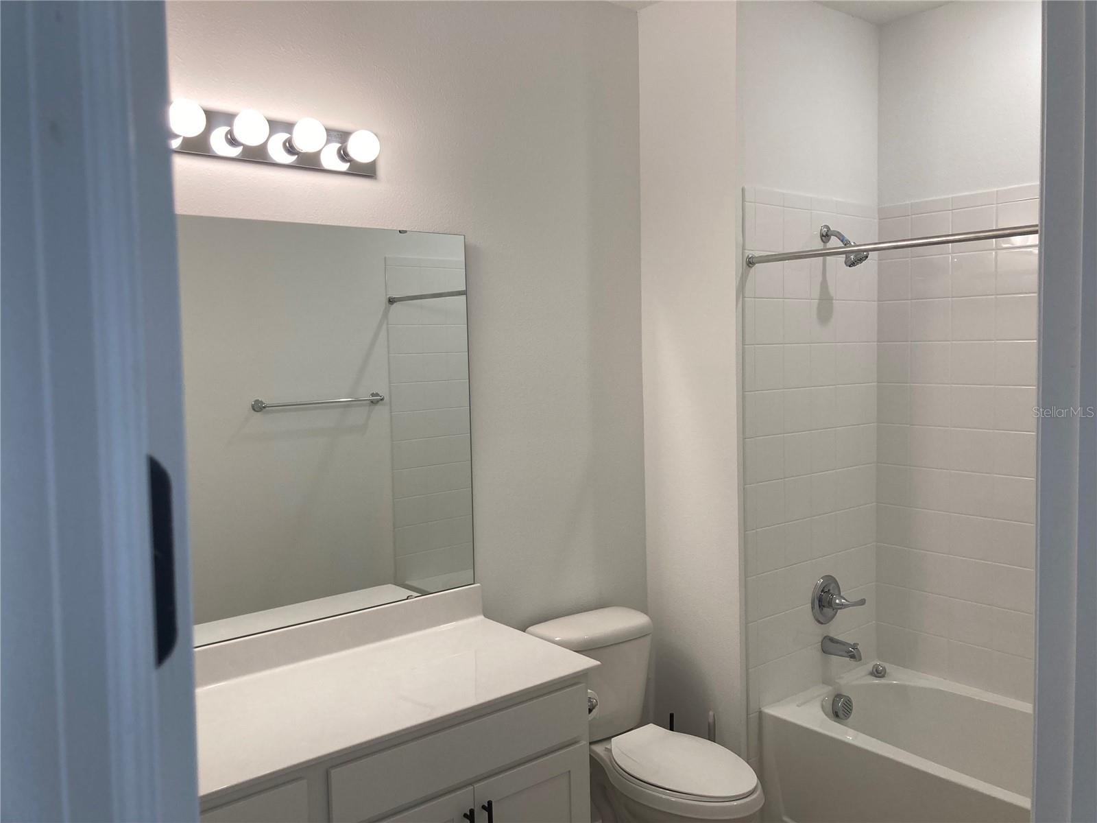 SEASONS/SILVER BASIN - Residential Lease