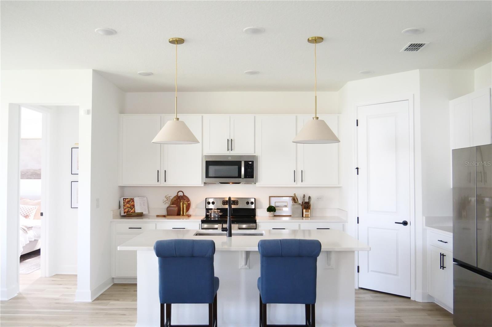 SEASONS/SILVER BASIN - Residential Lease