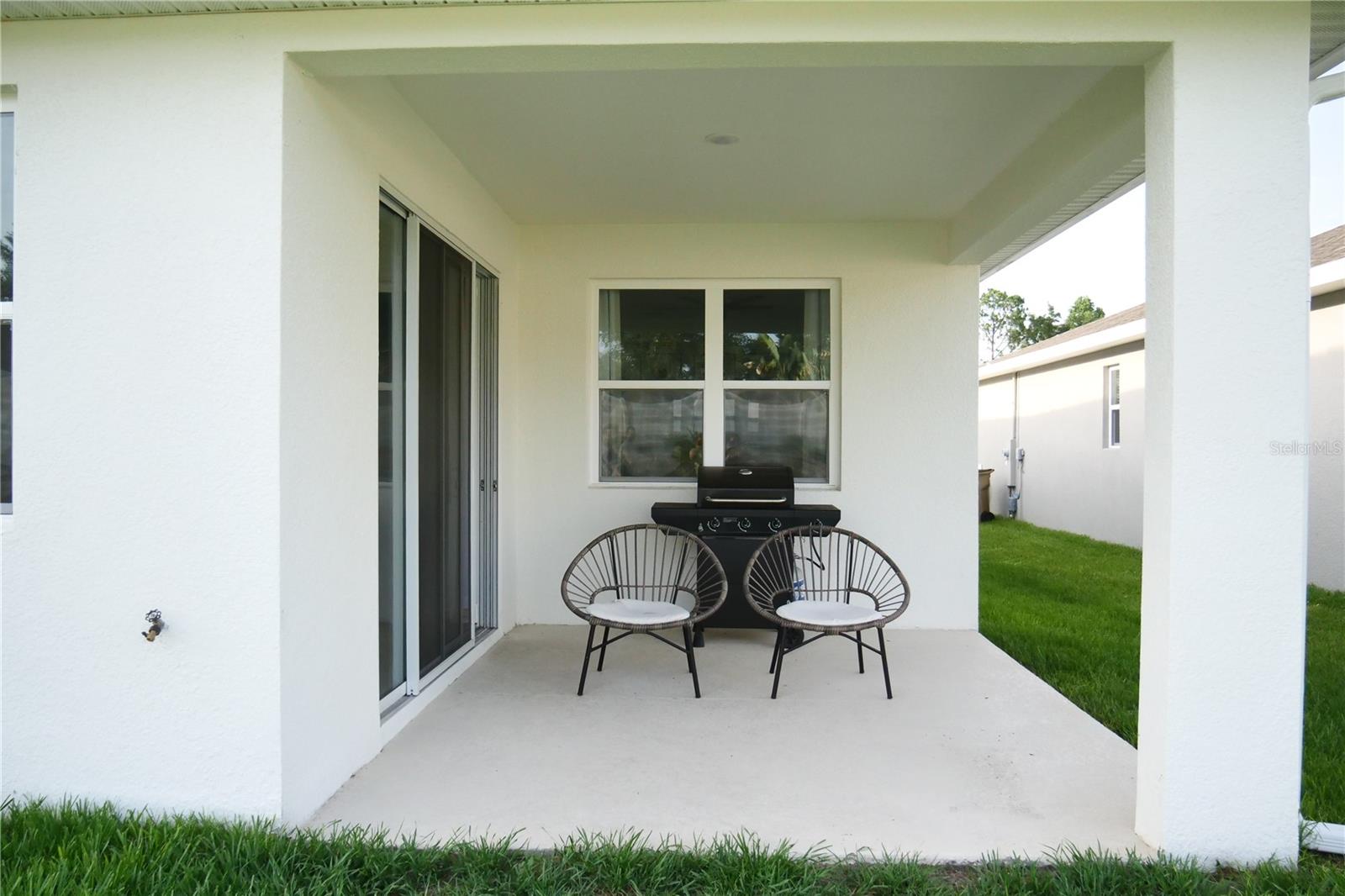 SEASONS/SILVER BASIN - Residential Lease