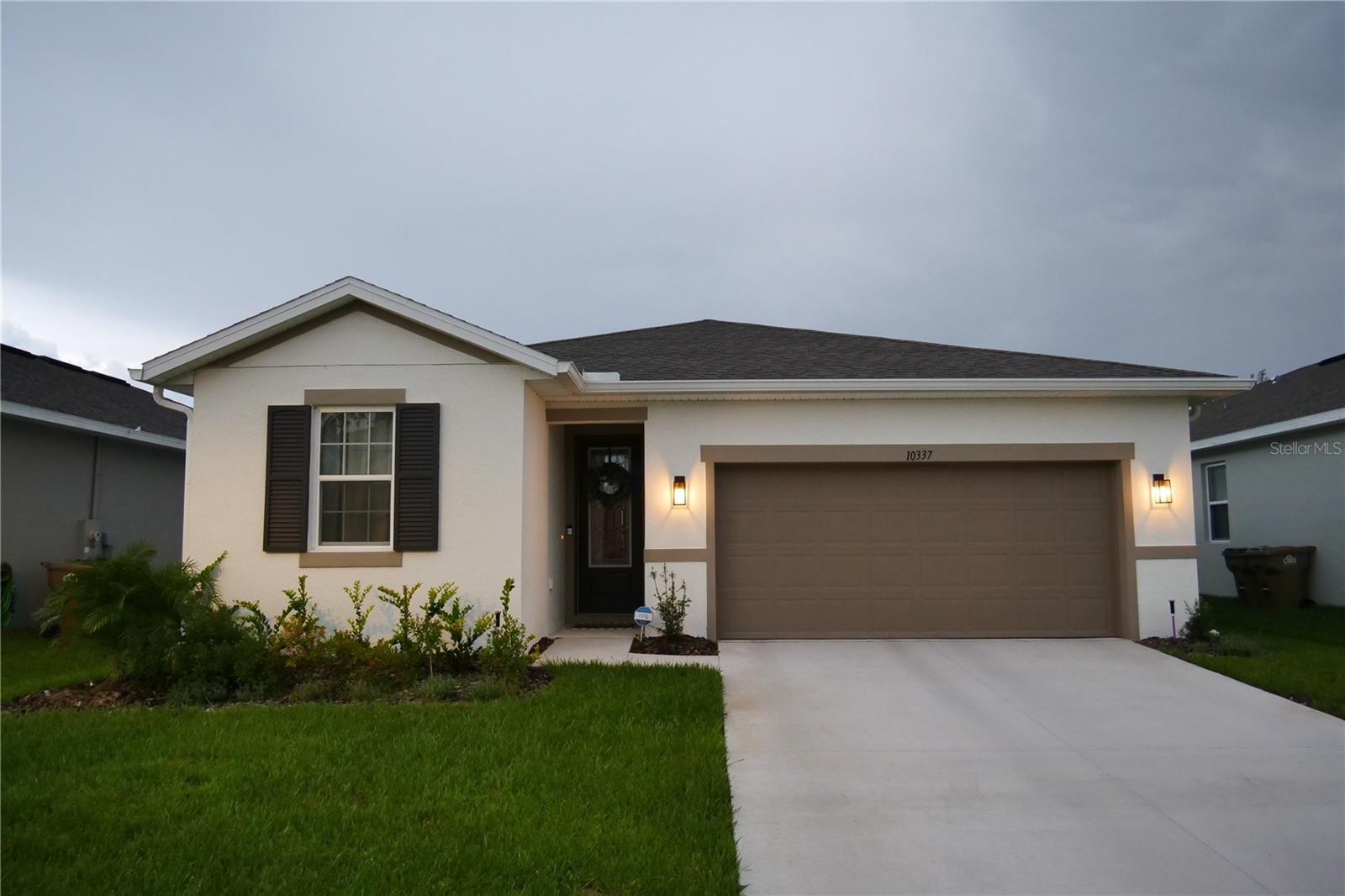 SEASONS/SILVER BASIN - Residential Lease