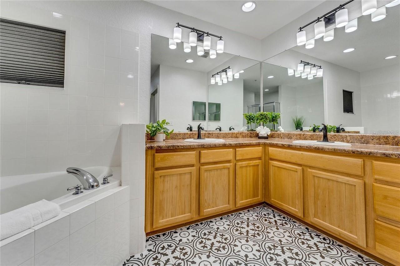 CARIBE COVE CONDO PH 3 - Residential