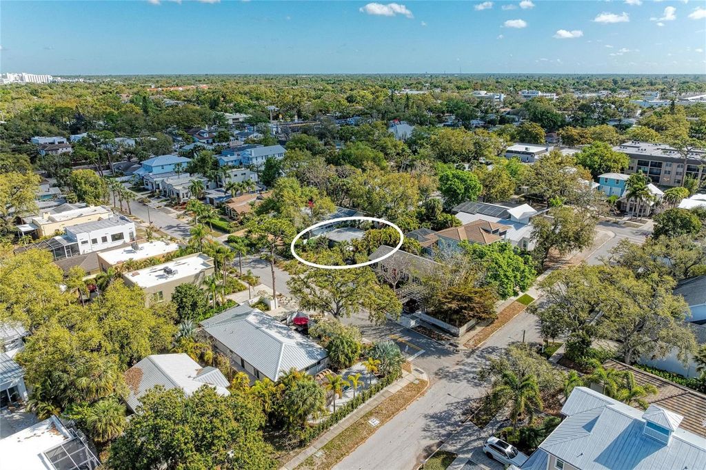 Photo of 3625 Jacinto Court, Sarasota, FL 34239 (MLS # A4686046)