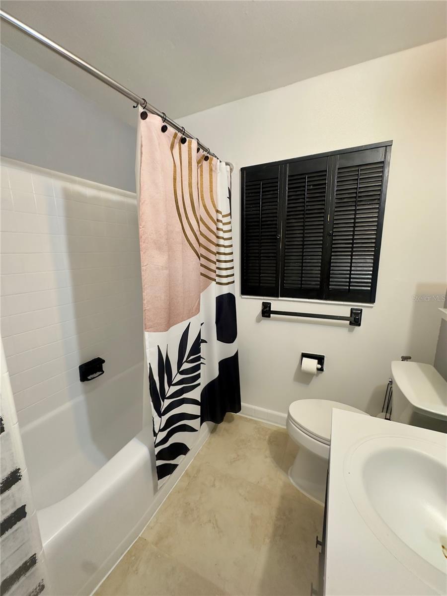 PLAZA TERRACE UNIT 4 - Residential Lease