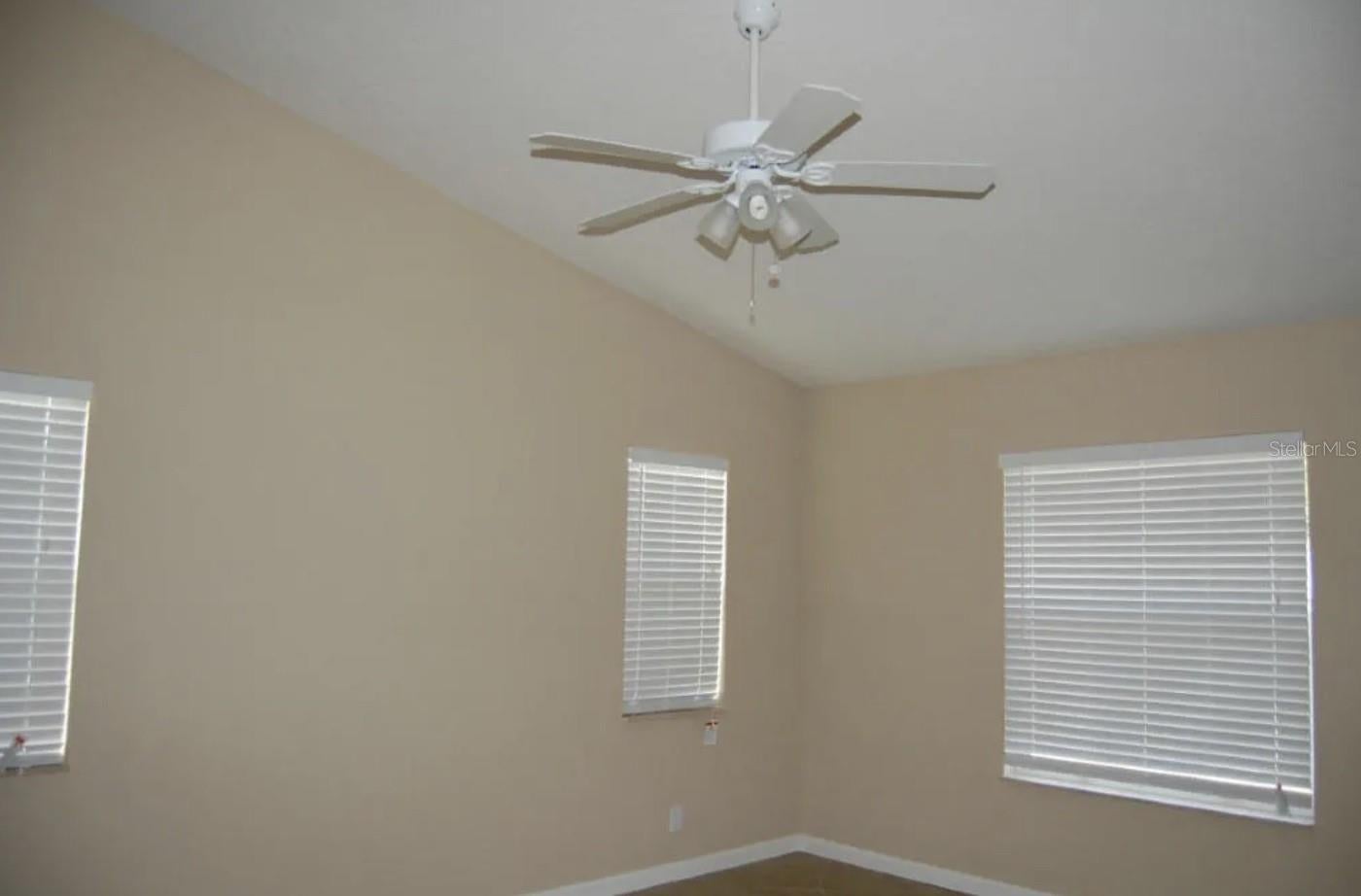 Search Properties for Sale 4 412 SOUTHRIDGE ROAD