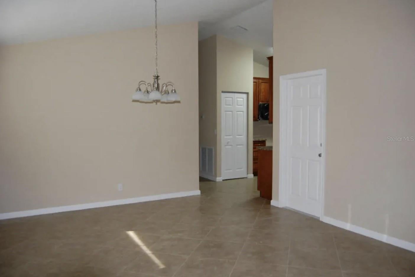 Search Properties for Sale 1 412 SOUTHRIDGE ROAD