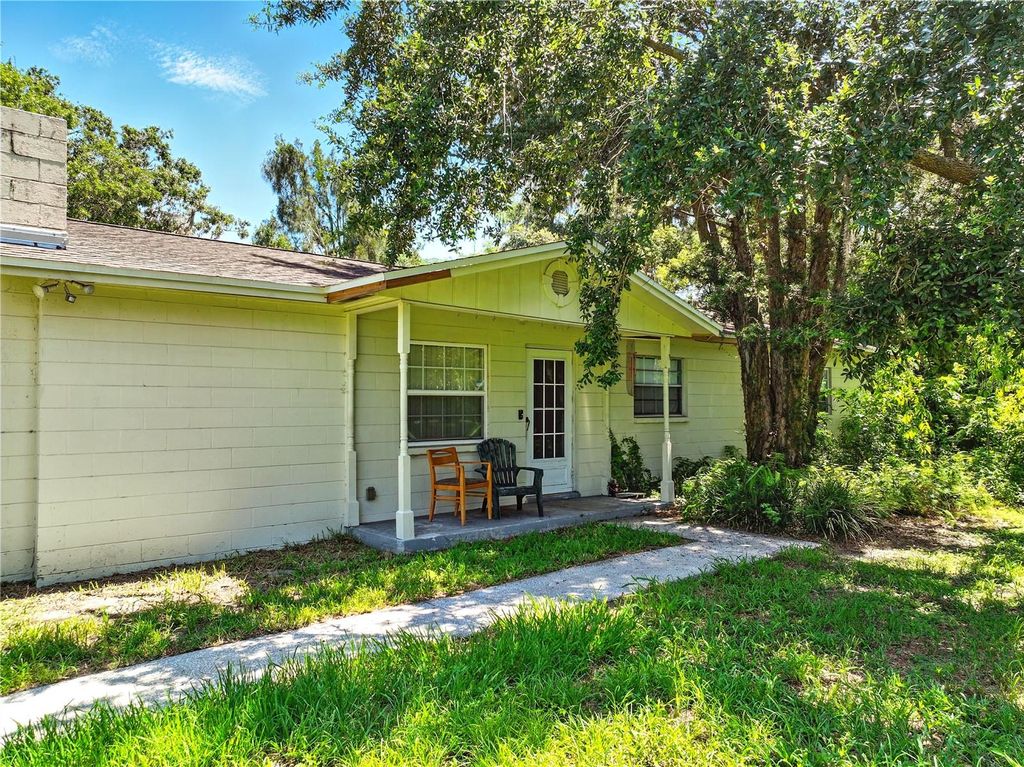 Photo of 1003 Friendship Lane, Lutz, FL 33548 (MLS # TB8408413)