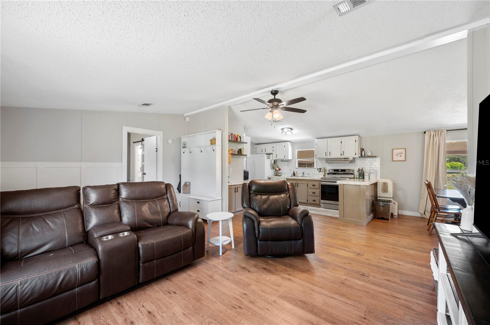 6204 SPRINGWOODS LANE