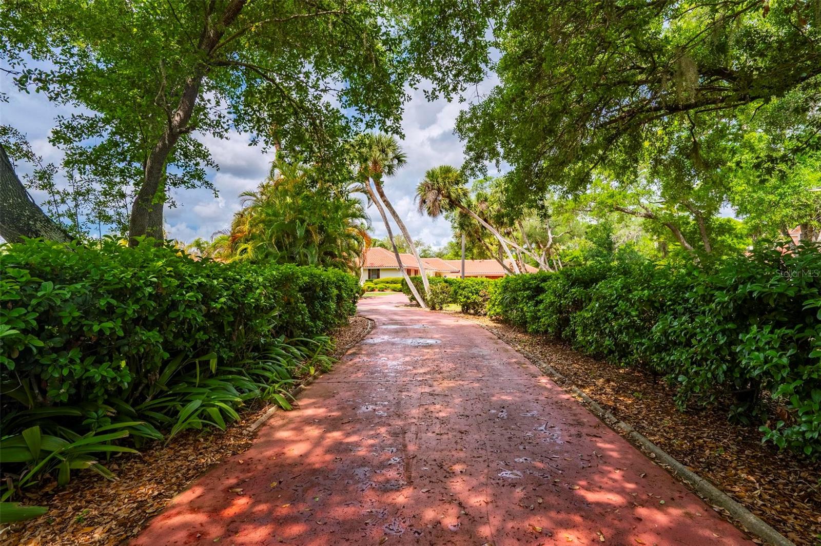 1105 YORKSHIRE STREET