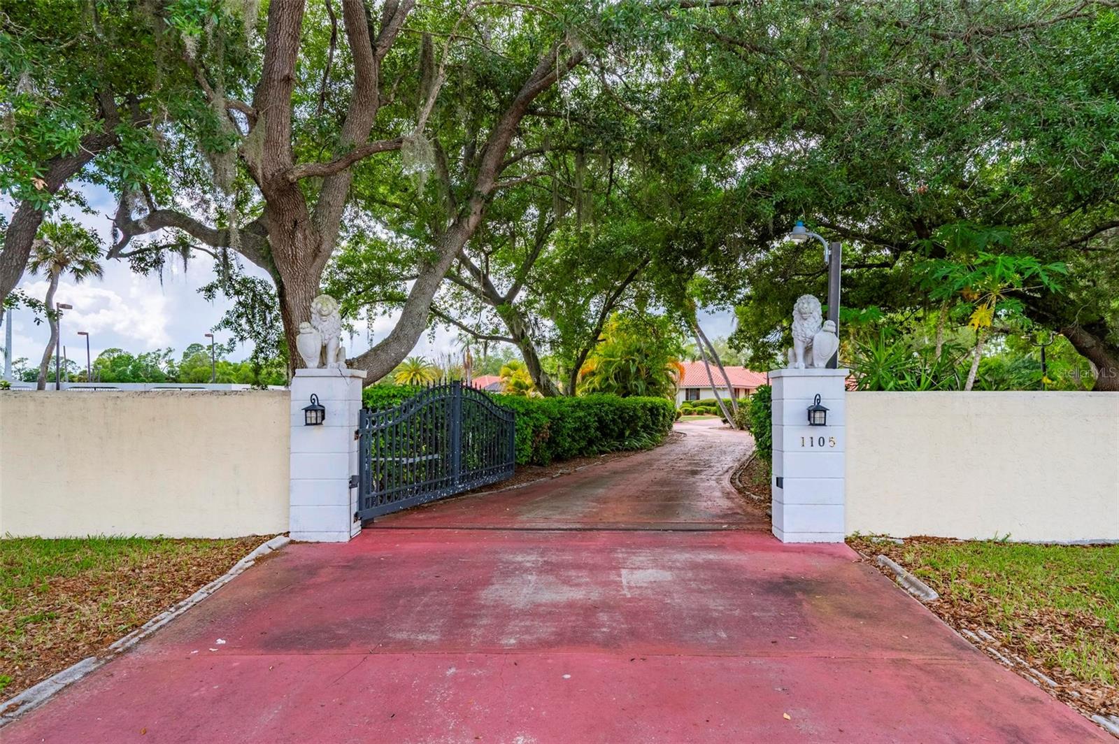 1105 YORKSHIRE STREET