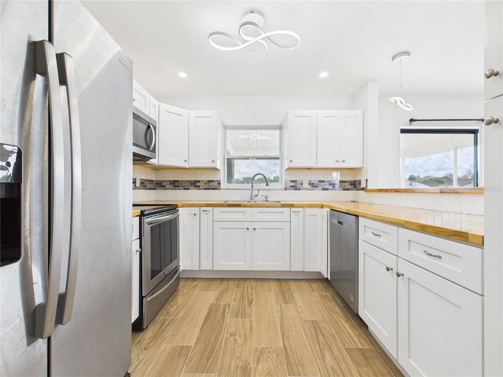 Photo of 8050 Roxburgh Court, Weeki Wachee, FL 34613 (MLS # OM714667)