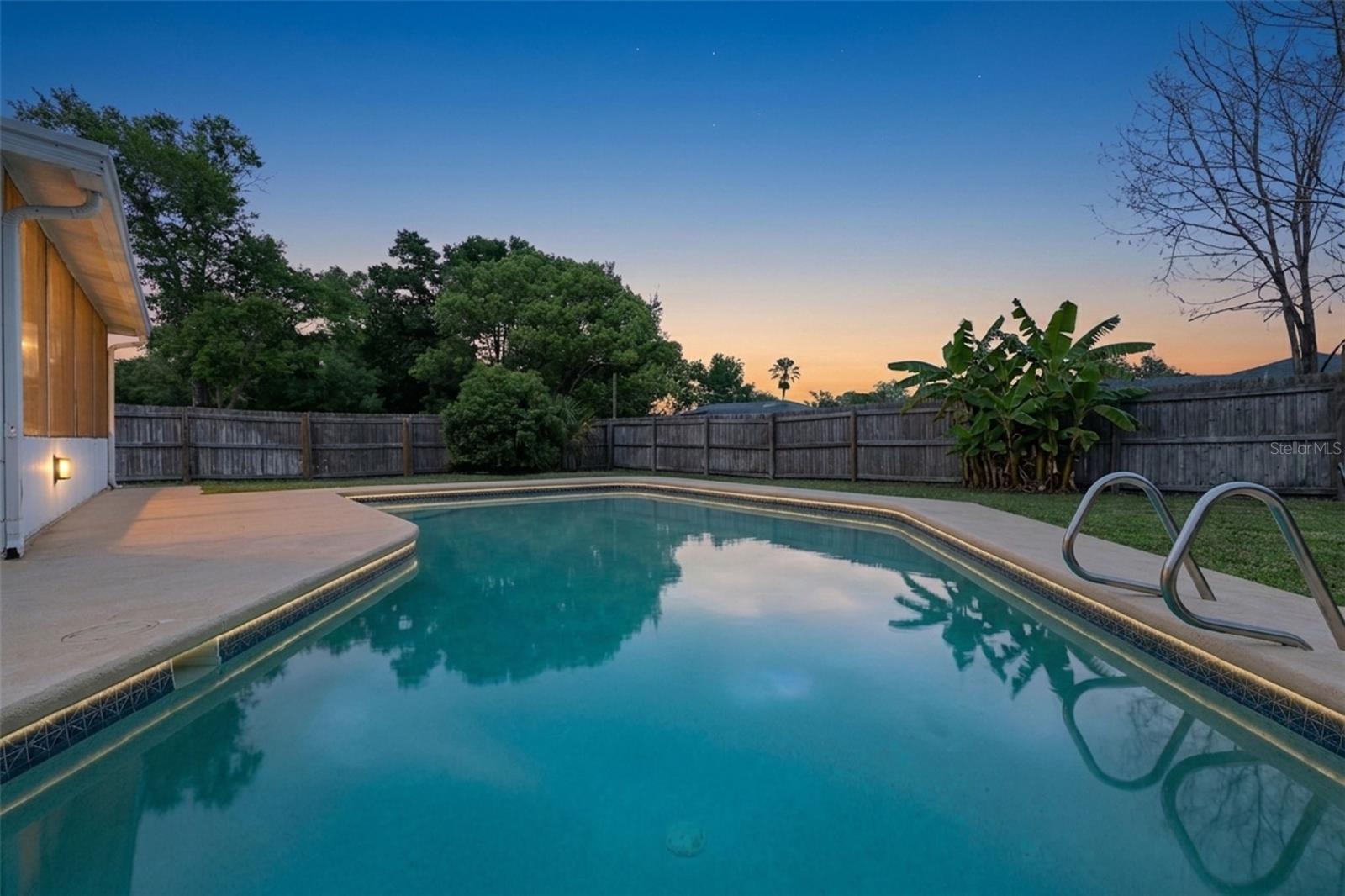 LAKE SEARCY SHORES - Residential