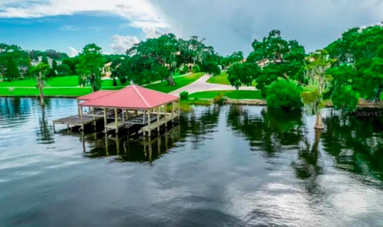 LAGO WHISPERS - Residential