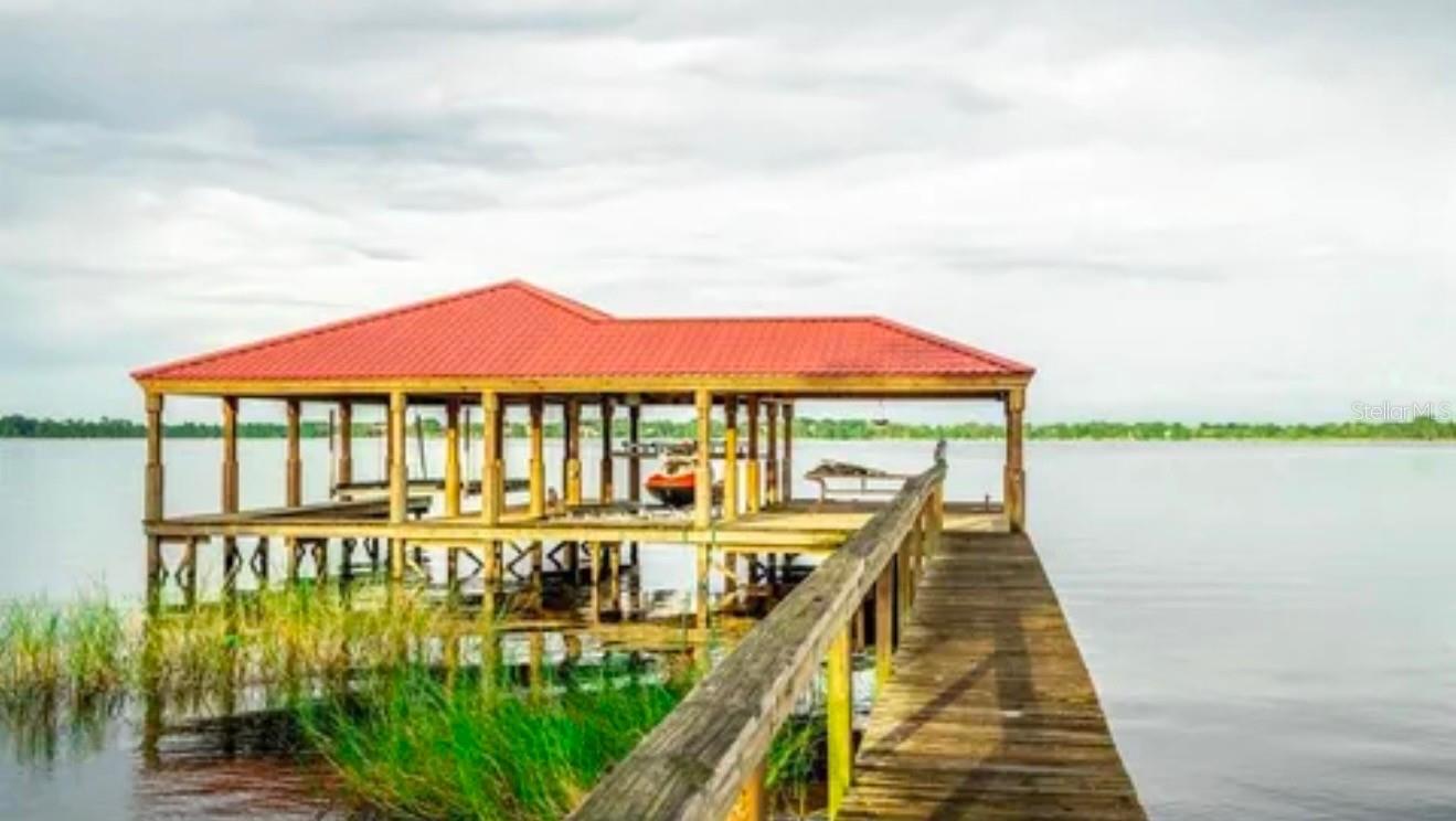 LAGO WHISPERS - Residential