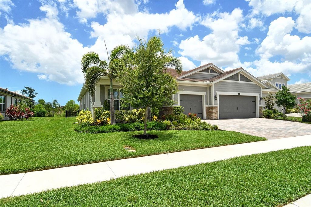 Photo of 8668 Sundance Loop, Sarasota, FL 34238 (MLS # A4655747)