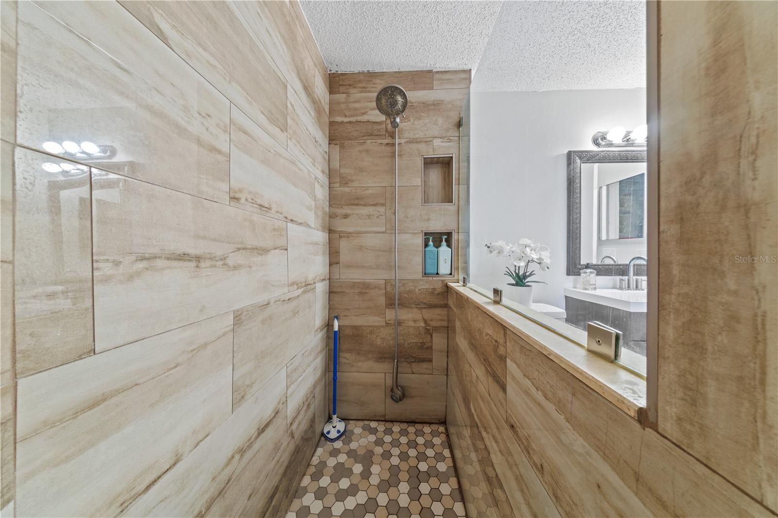 GARDEN GROVE - Residential