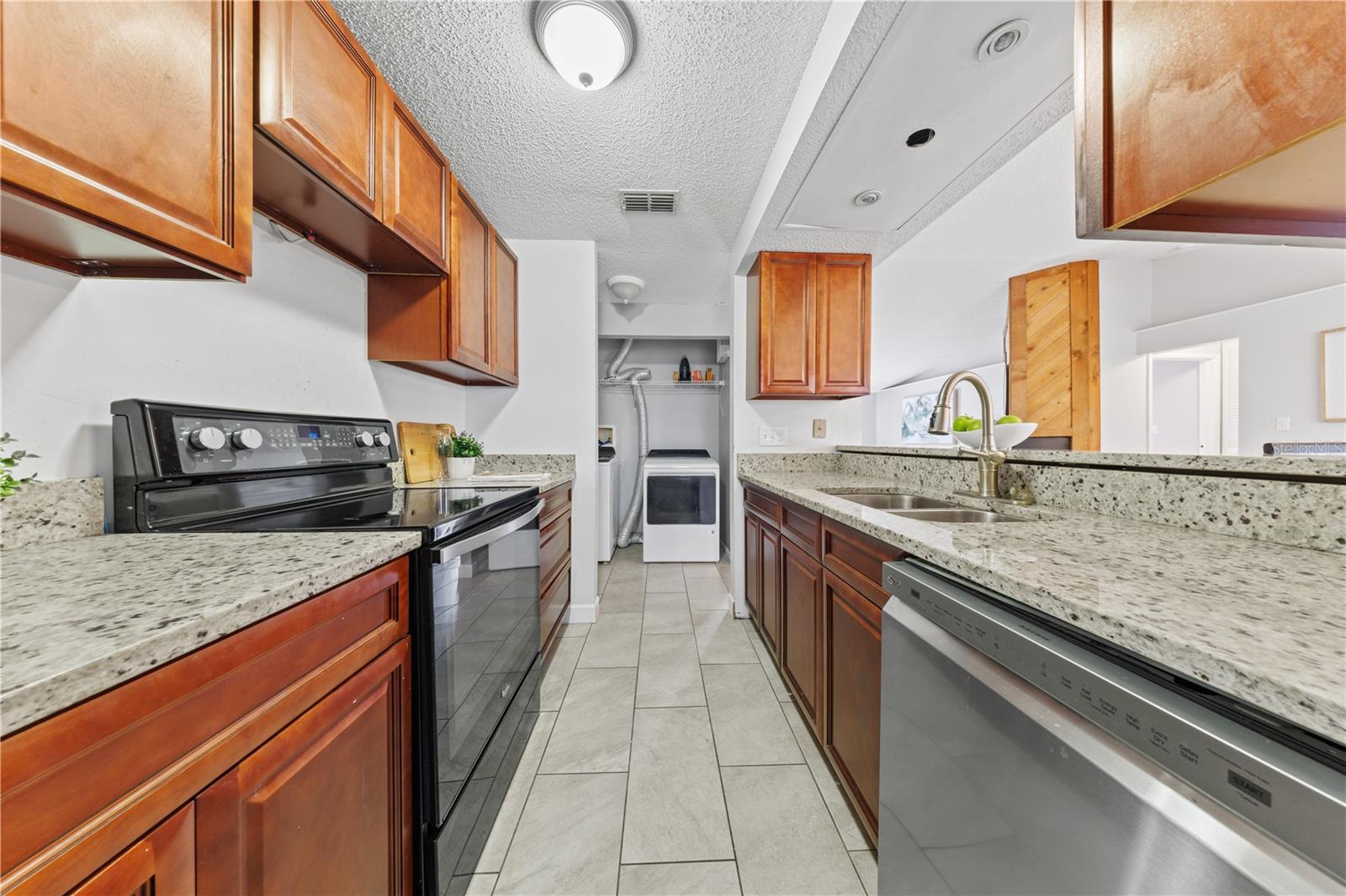 GARDEN GROVE - Residential