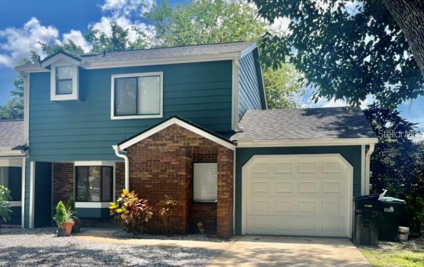 Location! Excellent Townhome close to Lake Conway. 2 bedrooms, each one with bathroom inside, one with waling closet in second floor, and in first floor is 1 bedroom, half a bathroom, laundry, Washer and Dryer. Beautiful kitchen with eating space.and a lanay to enjoy garden view. All you need ready to rent.