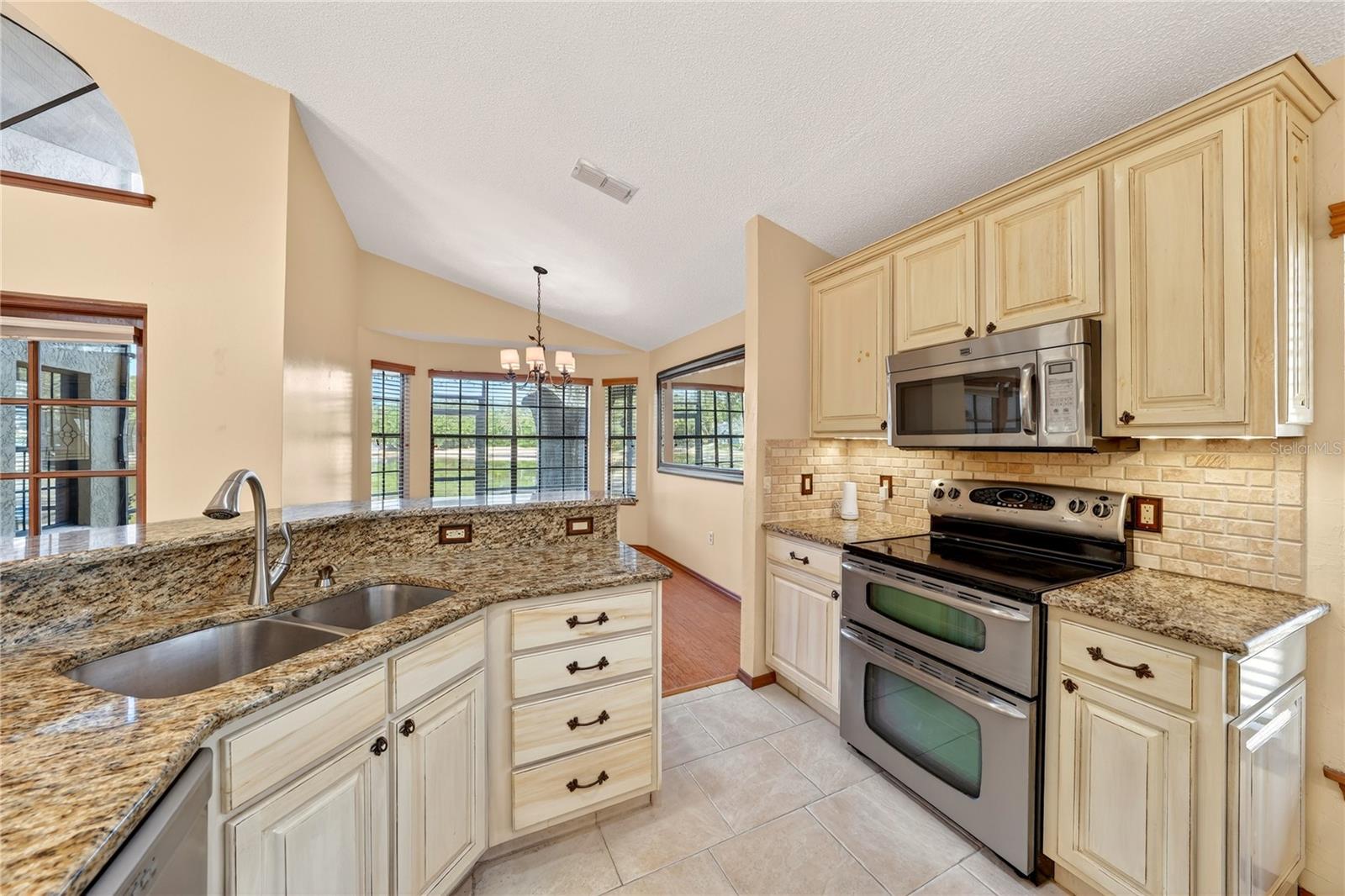 OAKS WEKIWA - Residential