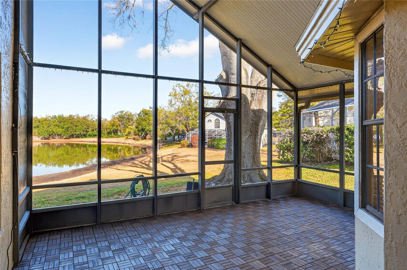 OAKS WEKIWA - Residential