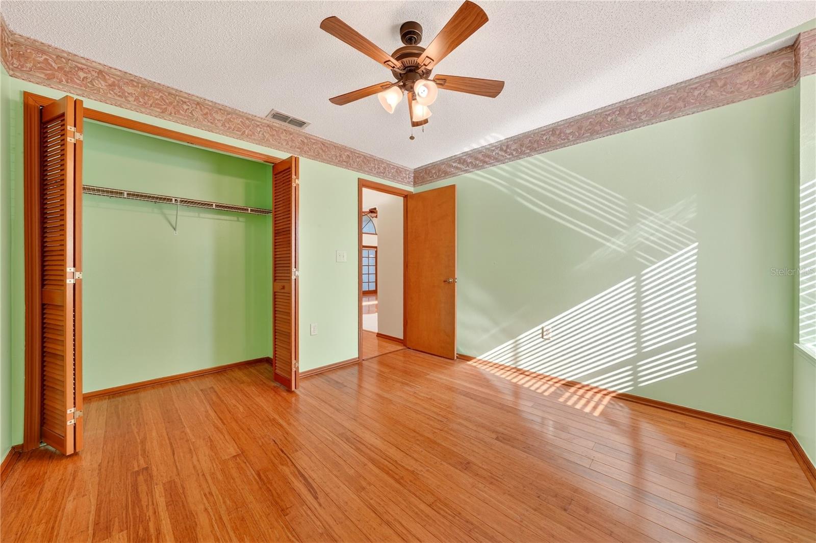 OAKS WEKIWA - Residential