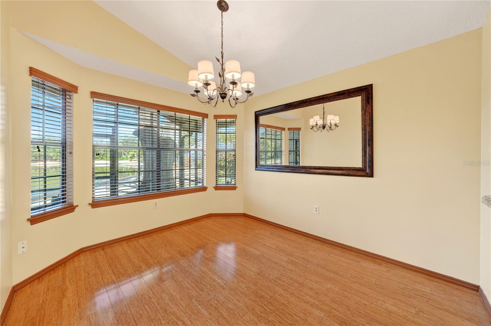 OAKS WEKIWA - Residential