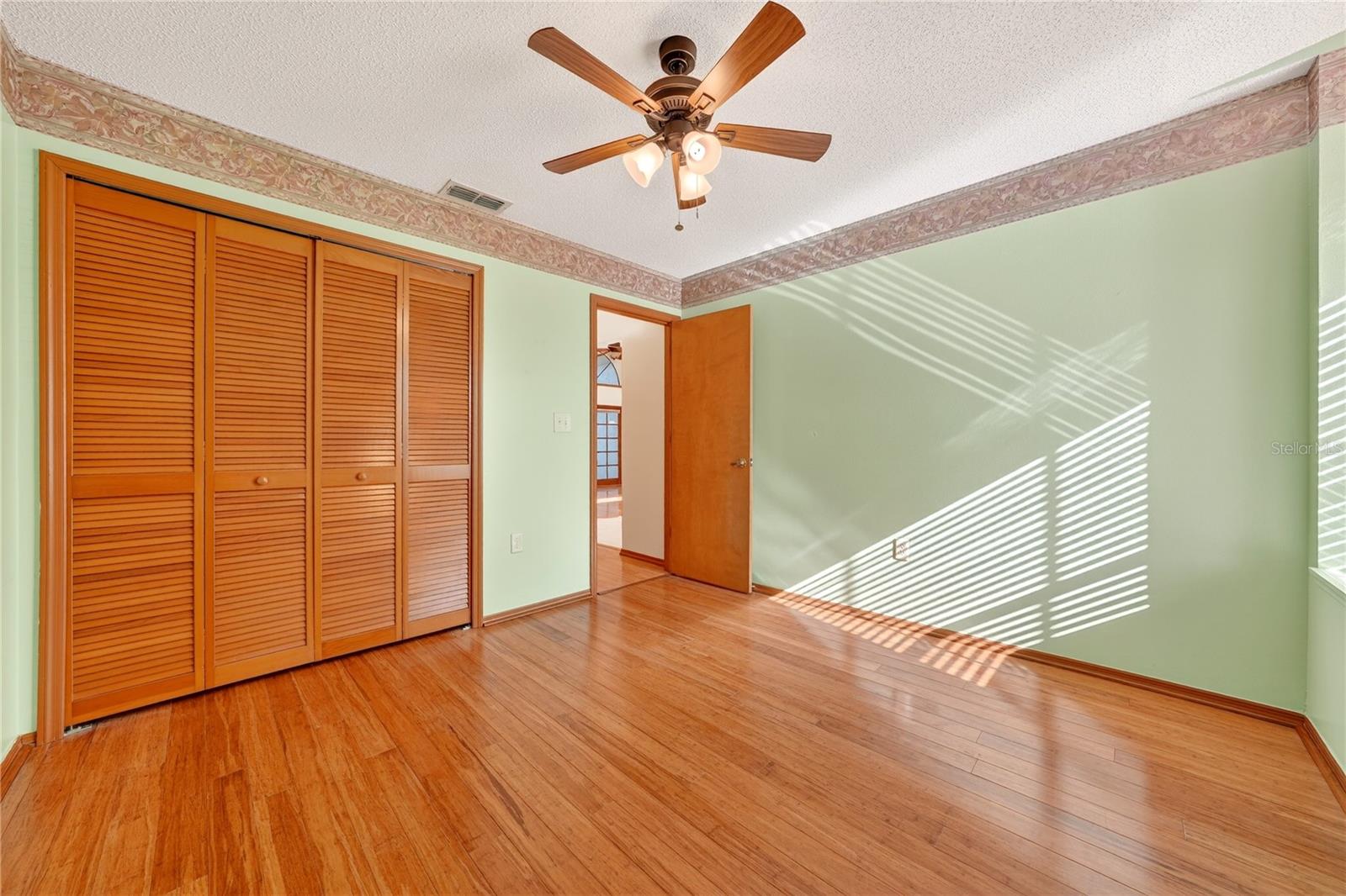 OAKS WEKIWA - Residential