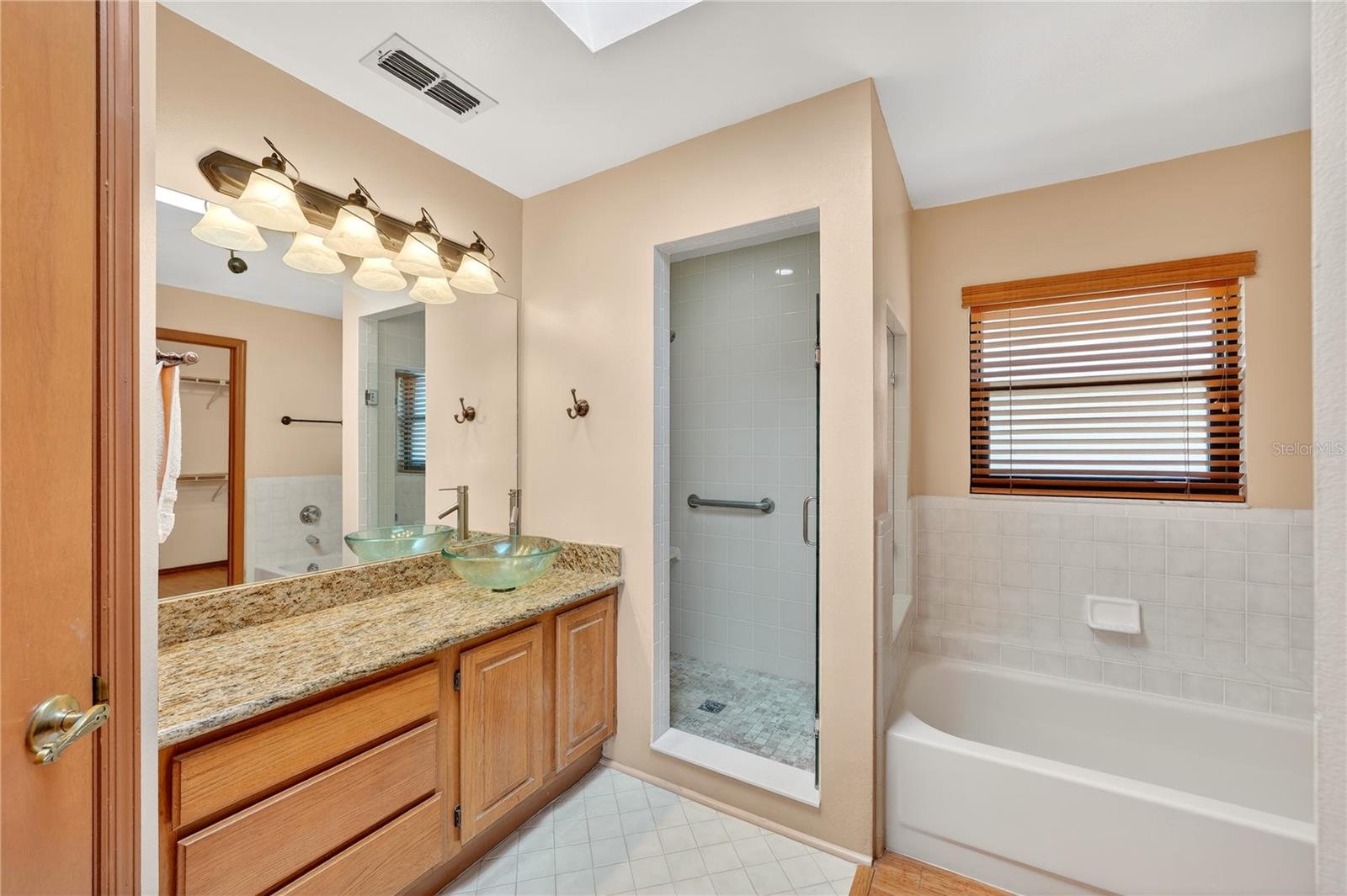 OAKS WEKIWA - Residential